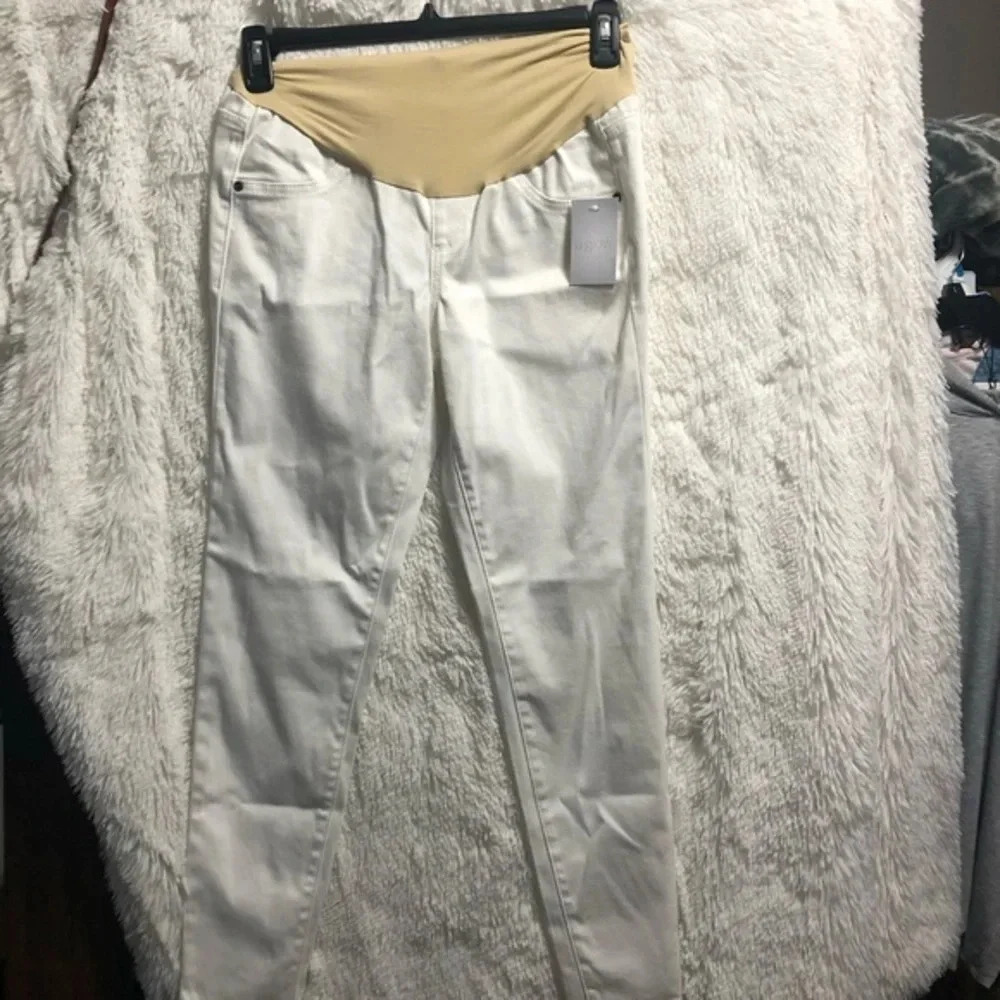 NWT a:glow white maternity jegging